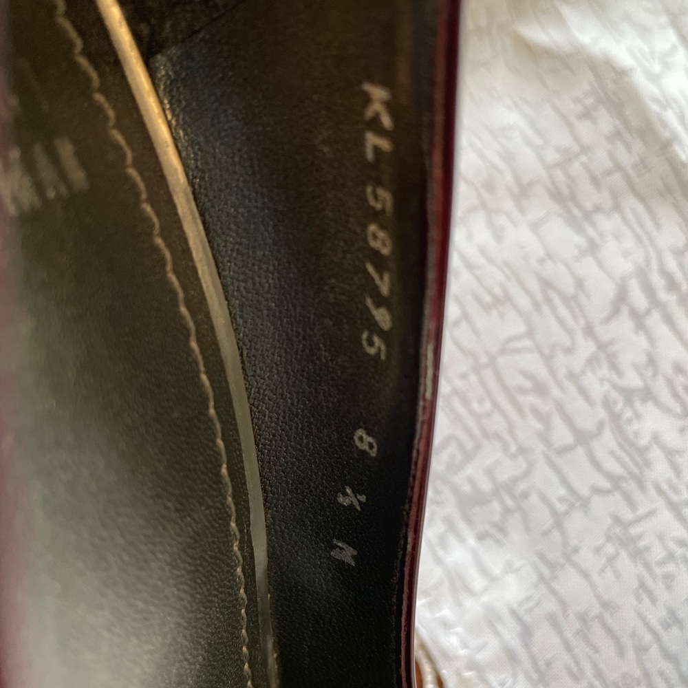 Stuart Weitzman, Pumps. - Picture 6 of 6